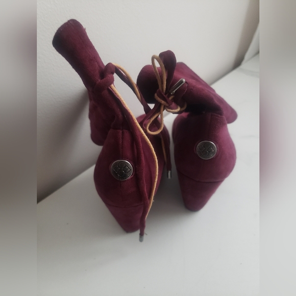 BCBG Generation Maroon Suede Wedge Lace Booties~ Size 6 - Picture 4 of 6